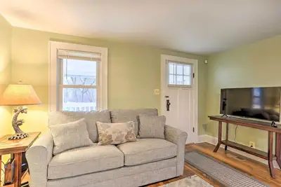 Image de Cozy Campbell Hall Getaway w\/ Porch!