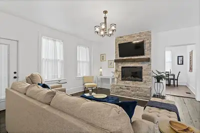 Image de Jefferson Off Main: *4 Beds*King Beds*Walk to Main* 3 Full Bath