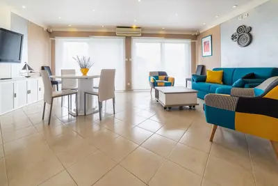 Image de Rare: Maison classée 3*- 81m²  100m plages & port, climatisatisée, parking, wifi