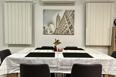 Image de Large Spacious 3 bedroom, 2 bath for your work event or family staycation!