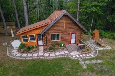 Image de Adorable Northwoods cabin