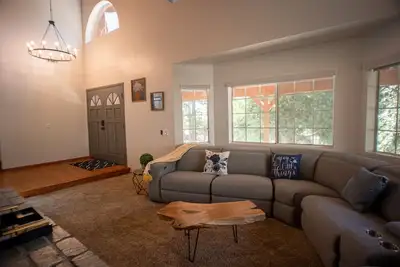 Image de Modern spacious hot tub + Deck Lake Arrowhead + Big Bear
