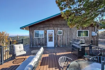 Image de The View~Cozy Oasis at 8510 ft~King Bed ~ Firepit!