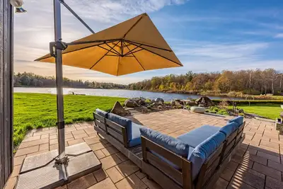 Image de Waterfront oasis in heart of Berkshires