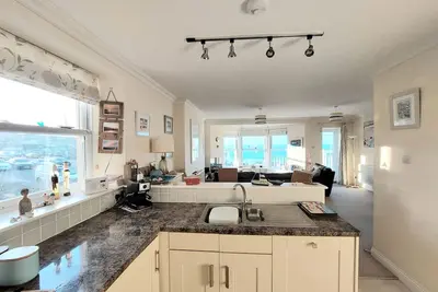 Image de Stunning Sea Views Sleeps 4  in  lovely 2 bed, 2 bath show flat, garage included