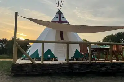 Image de Tipi Cheyenne at Lake Belau