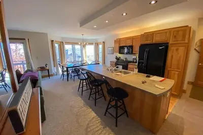 Image de Beautiful, sunny Jay Peak ski-in\/ski-out condo!
