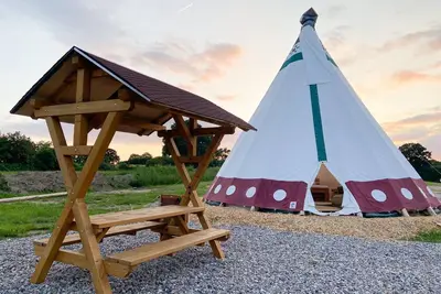 Image de Tipi Wappo at Lake Belau