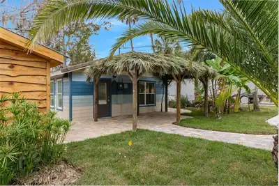 Image de Hawaiian House Waterfront on the Weeki Wachee river