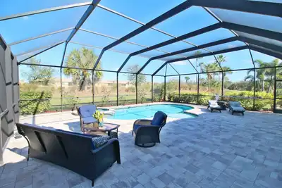 Image de 6528 Amazing pool house