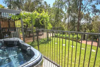 Image de Apex Villa - Luxe couples retreat plus jacuzzi with a view