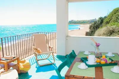 Image de Apollo's Terraces Beach apartments less than 20 m from the sea! Ponente