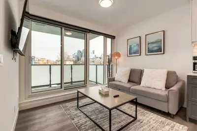 Image de *Rare* Splendid City View Condo- Trendy Kensington
