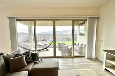 Image de Modern Style w/ Mountain Views