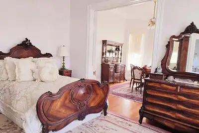 Image de Experience The Ultimate Luxury Getaway In An Elegant Historical Victorian