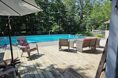 Swimmin pool movie stars &a c’ment pond- jc ma gee