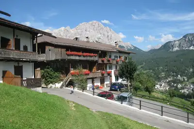 Image de A 360° view of the Dolomites of Cortina d'Ampezzo, hospitality and simplicity