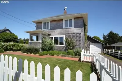 Image de The Blue Door Beach Cottage: 4 Bdrm/2 Bath/Large Yard, Dog Friendly