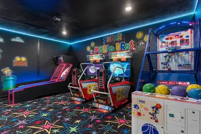 Image de Dazzling 9br villa W/ Mario Game room at Champions Gate