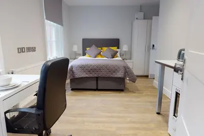 Image de Studio-Salle de bain et douche-Vue sur la cour-Studio 2&6