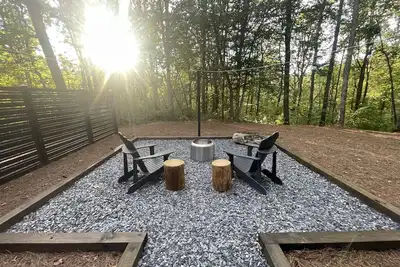 Image de 5. 5mi to Helen - Couples Shower - Private Fire Pit