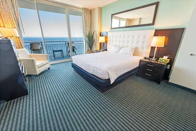 Image de New Direct Oceanfront King 2br, Modern Decor, Pools