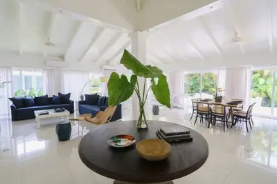 Image de Peaceful and relaxing 3bd/3. 5 Bath Golf Villa Maid+ cook