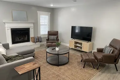 Image de Modern 4 Bedroom Close to Canyons w/Pool Table