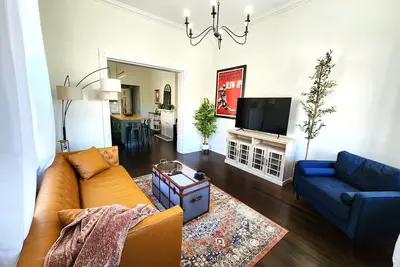 Image de Vintage Mid-City Gem