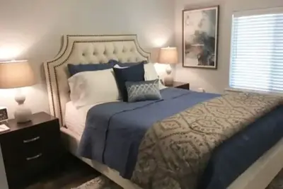 Image de Perfect Oasis. New Home Away from Home with Covered Parking-Close to everything