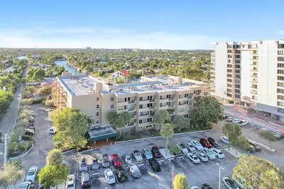 Image de Condo 1 min from the beach with nice balcony with great sunsets