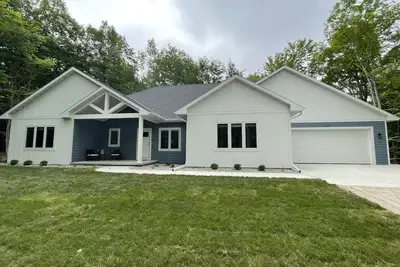 Image de 4 Master Suites with Hot Tub that Sleeps 12 in Door County!