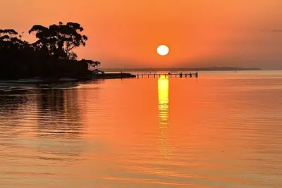 Image de Spacious modern Gem Cozy Haven free Wi-Fi & near Beach, Lake & National Park.