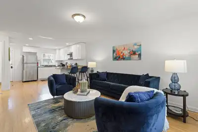 Image de Sleeps 6, 3 Queen Beds, Centrally Located, Near Downtown Kc & County Club Plaza