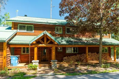 Image de Lakefront Cabin on Blanchard Lake- 5 minutes to Downtown Whitefish
