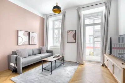 Image de Ideal Leopoldstadt Studio w/ Elevator & Balcony nr U1 & U2, by Blueground