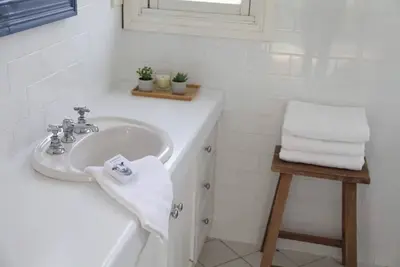 Image de Country cottage on working farm