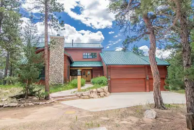 Image de Mountain Lodge with sauna-350 acres. 5 minutes from fishing, kayaking, boating!