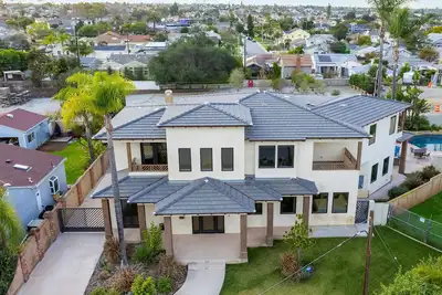 Huge Custom Built Villa  - 5 Bedroom suites +Guesthouse +Pool  & Beaches nearby!