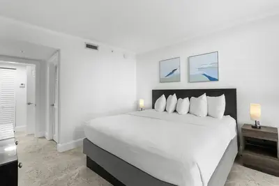 Image de Enjoy a Hassle-Free Stay! 4 Convenient Units, Pool, Kitchen, Near Coco Walk