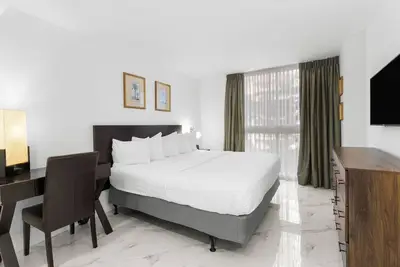 Image de Indulge in Home Like Comfort! 4 Comfortable Units, Onsite Pool, Kitchen