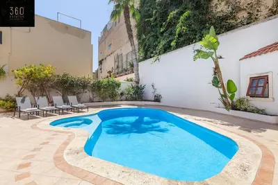 Image de Bungalow villa with Super Pool Area with Wifi & Ac