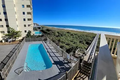 Image de Oceanfront Lookout, pet friendly with pool