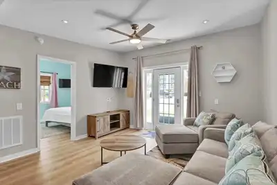 Image de Beachwood Bungalow A, walk to beach and boardwalk