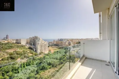 Image de Beautiful Hill Apt, with Balcony, Seaviews & Wifi