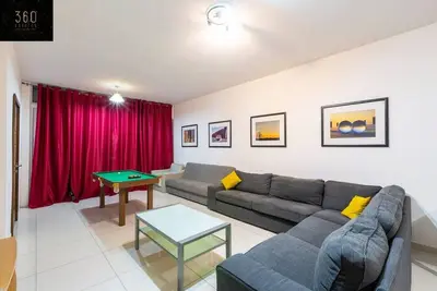 Image de Central Apt w\/billiard, working desk & Super Wifi