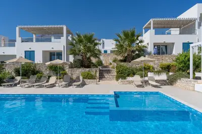 Image de Spacious 3bedroom villa in Triton Complex. 5