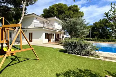 Image de Chalet avec Piscine Privée à Proximité de la Mer et Plages à L'Ametlla de Mar