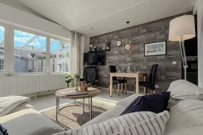 Image de Vacation home with approx. 60sqm, for up to 4 persons in the heart of Horumersiel