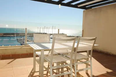 Image de Bonito Duplex Con Impresionantes Vistas Al Puerto Residencial Marina Del Port 44